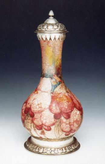 Exceptional piece of moorcroft pottery